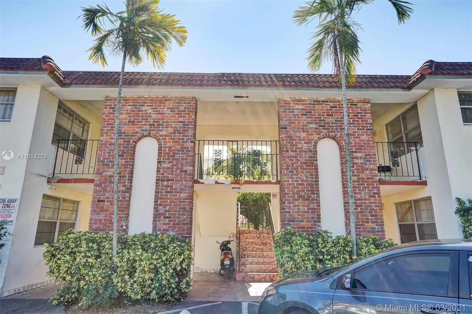 2500 Johnson St #18, Hollywood, FL 33020
