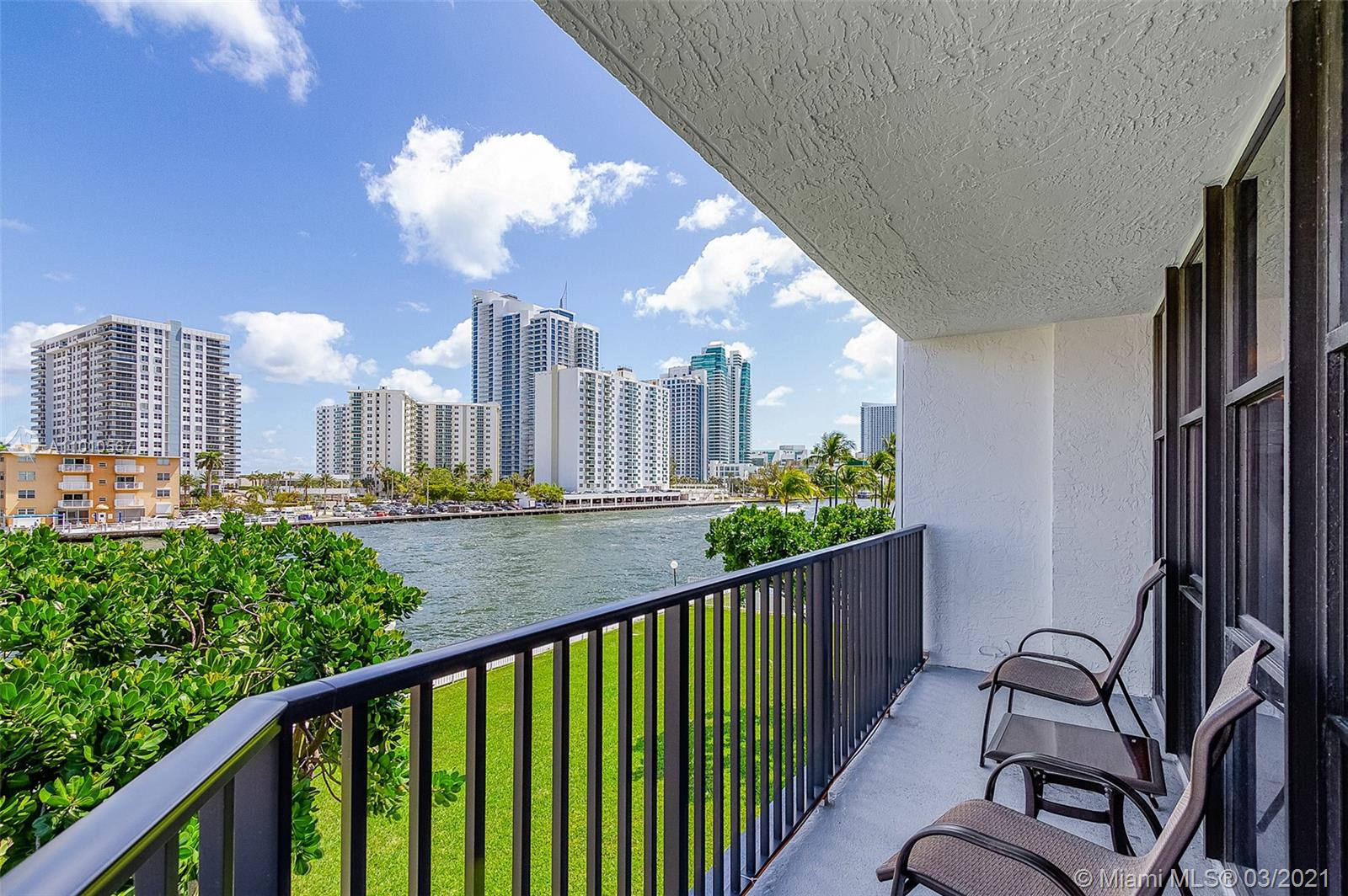 Hallandale Beach, FL 33009,1000 Parkview Dr #321