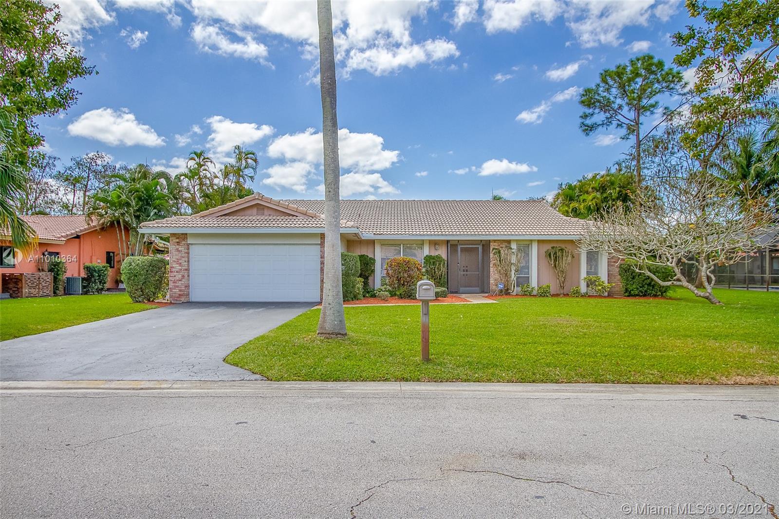 8352 NW 6th Ct, Coral Springs, FL 33071