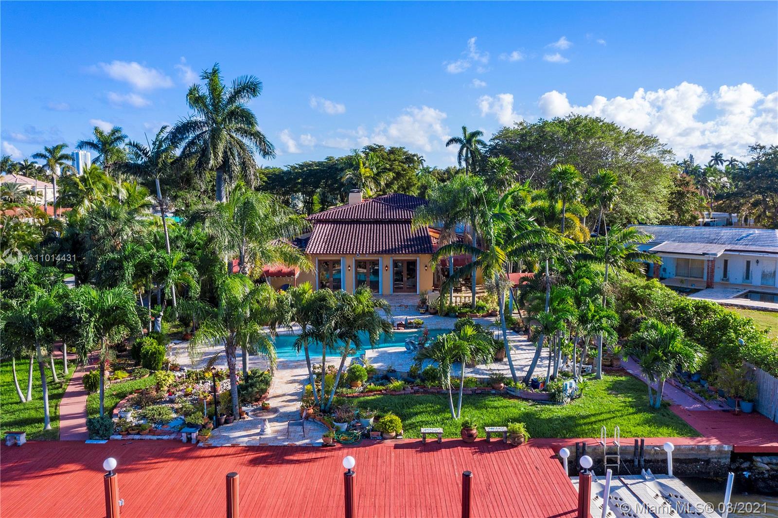 Hollywood, FL 33019,1100 S Northlake Dr