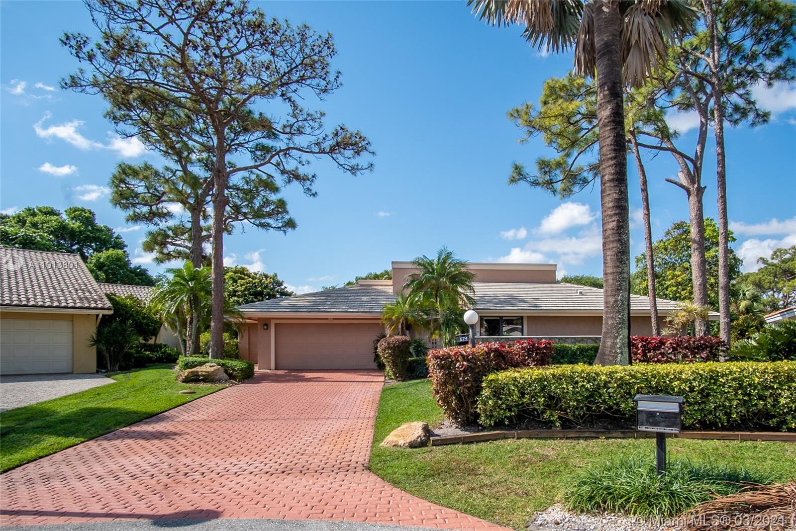 Delray Beach, FL 33445,674 Lakewoode Cir W