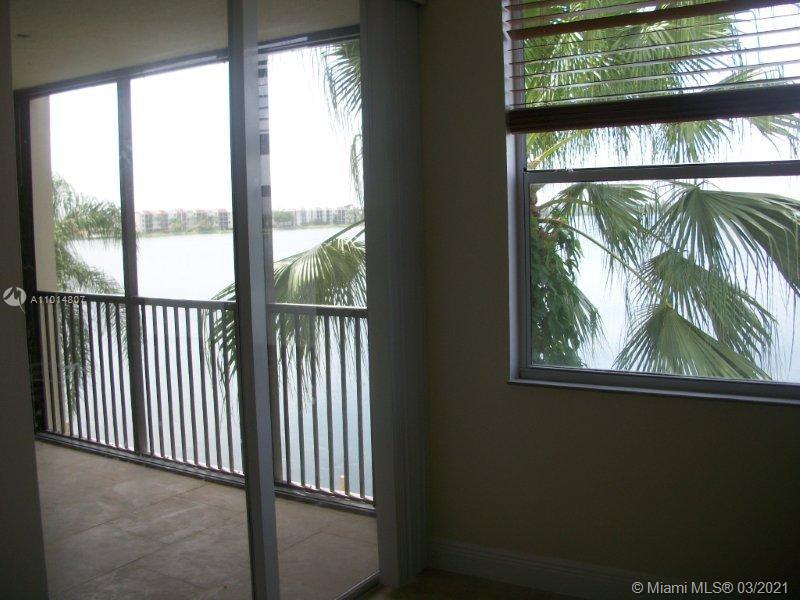 Oakland Park, FL 33309,110 Lake Emerald Dr #306