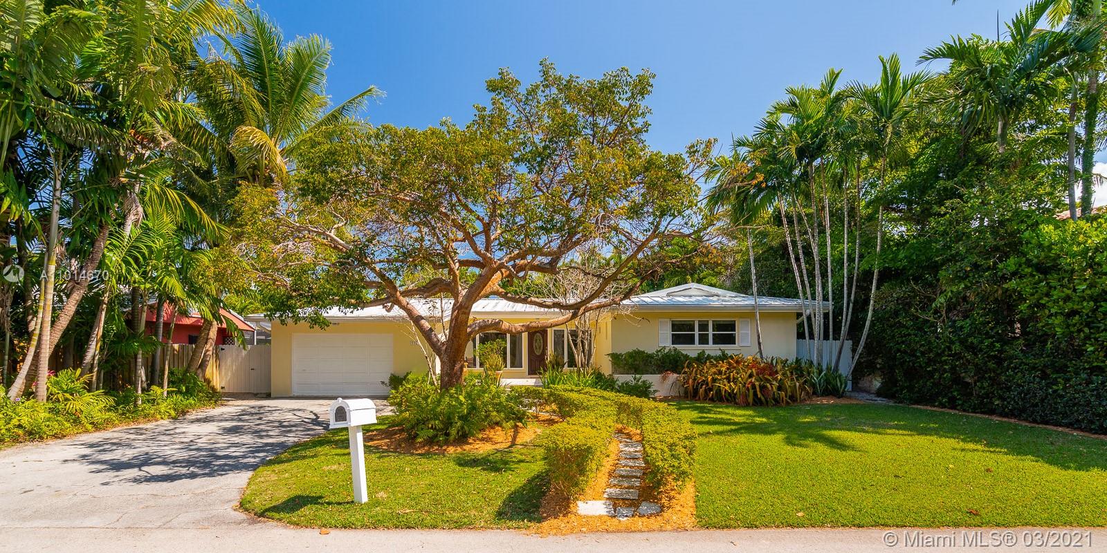 Key Biscayne, FL 33149,335 Greenwood Dr