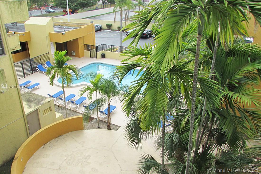 10500 SW 108th Ave B402, Miami, Florida 33176, 2 Bedrooms Bedrooms, ,1 BathroomBathrooms,Residentiallease,For Rent,10500 SW 108th Ave B402,A11015057