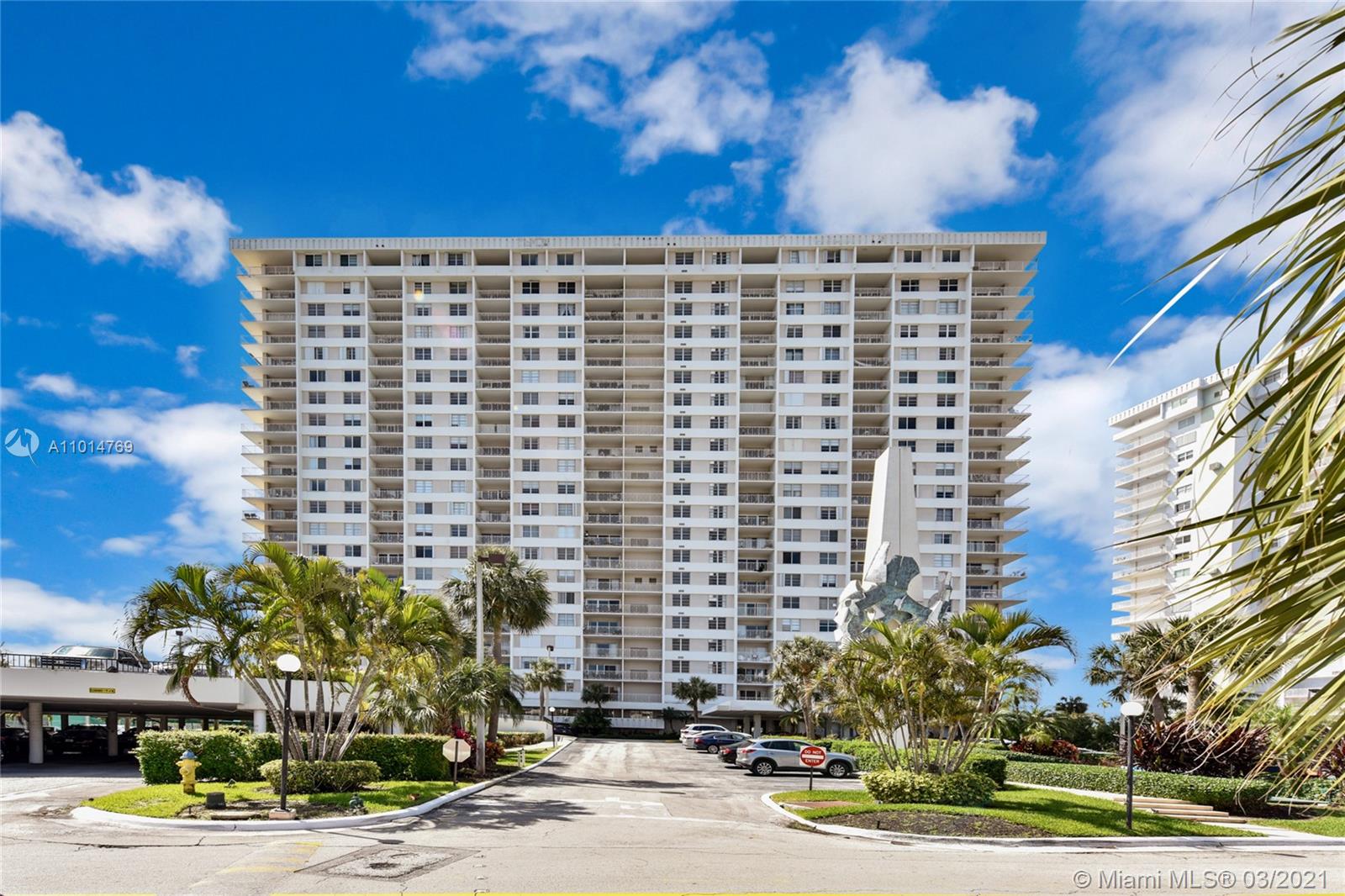 Sunny Isles Beach, FL 33160,300 Bayview Dr #2009