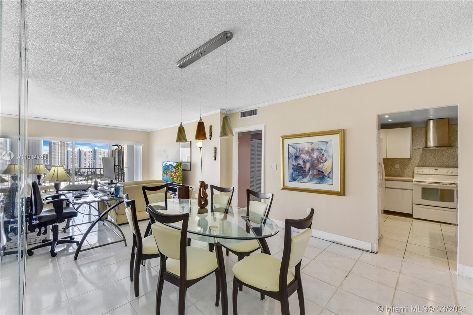 Sunny Isles Beach, FL 33160,300 Bayview Dr #2009