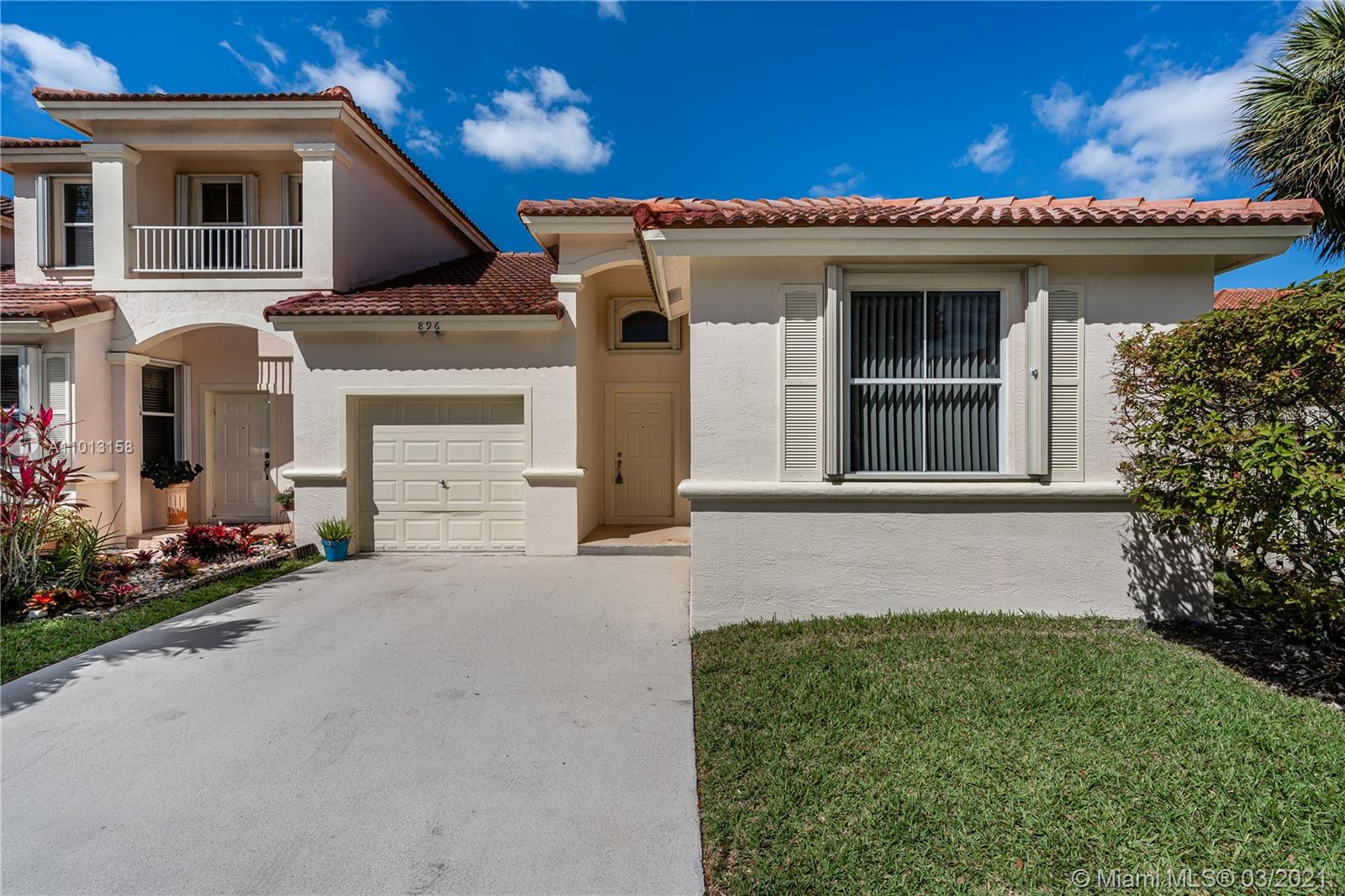 896 NW 132nd Ave, Pembroke Pines, FL 33028