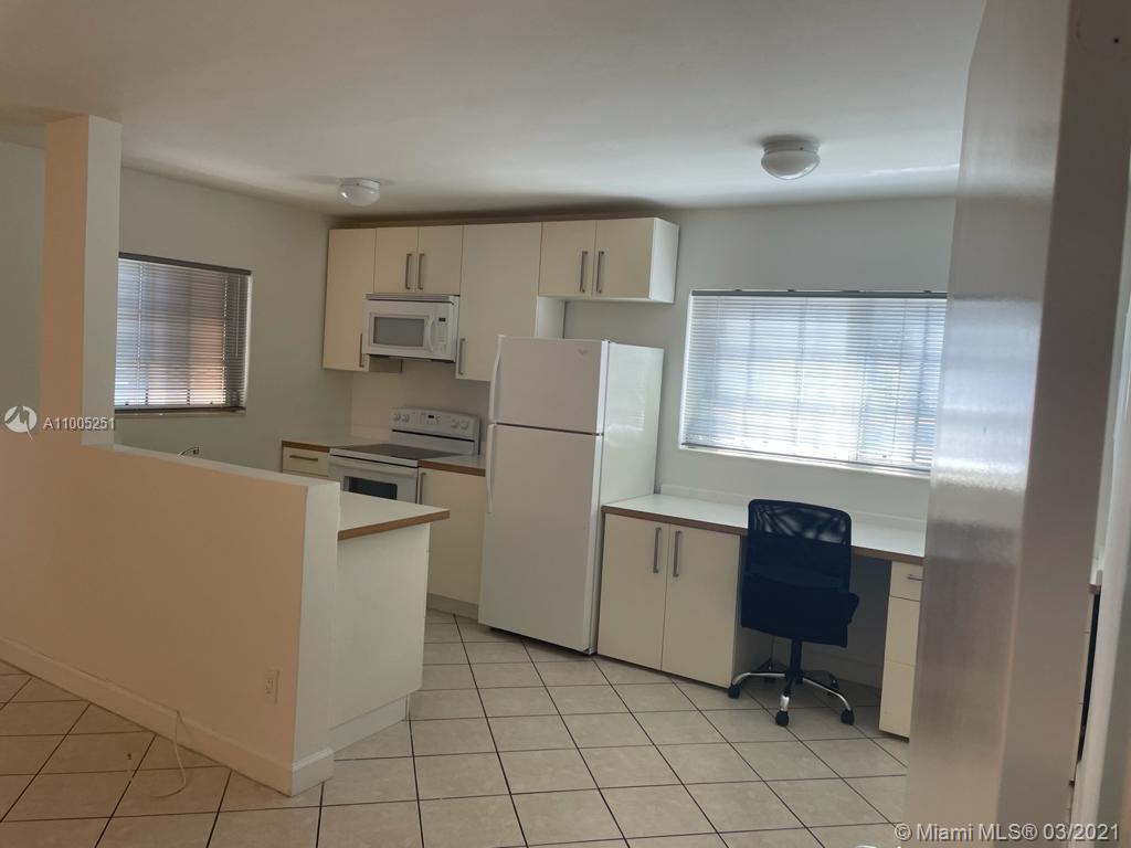 Coral Gables, FL 33146,6511 Santona #C11