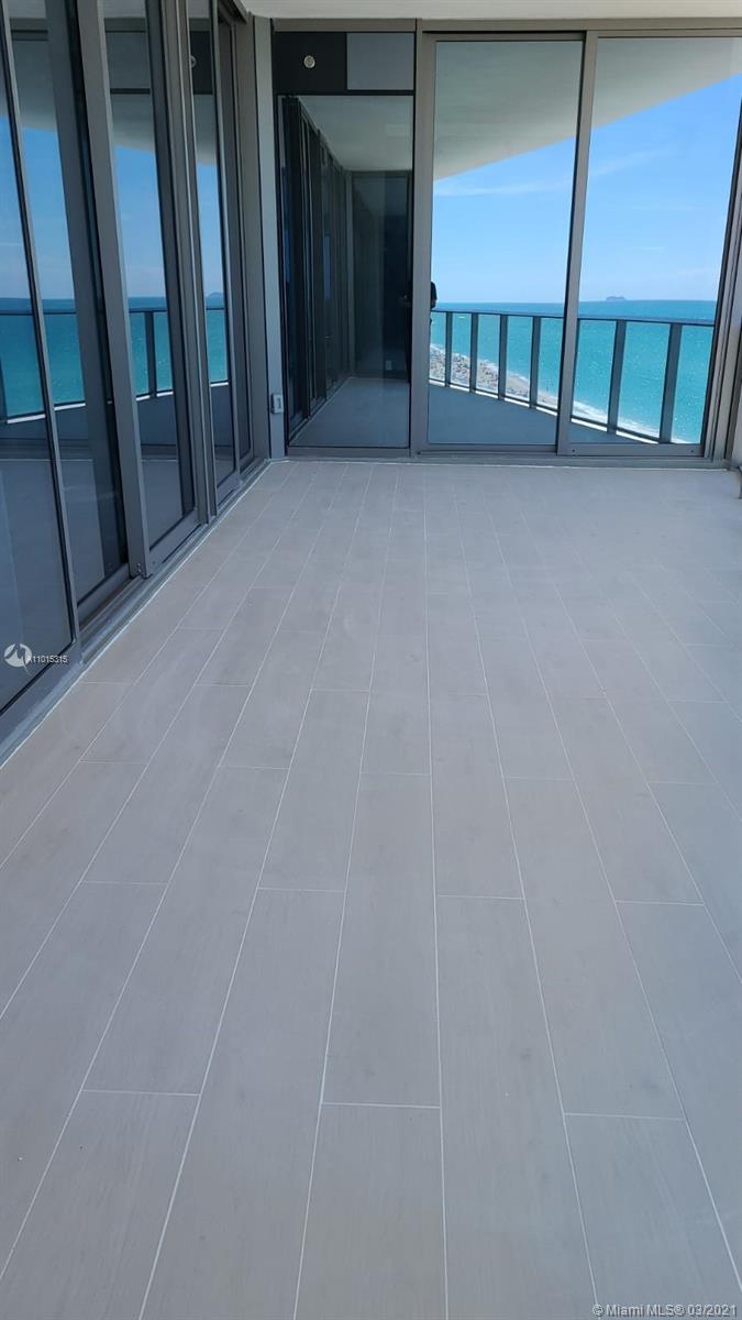 Sunny Isles Beach, FL 33160,15701 Collins Ave #2104