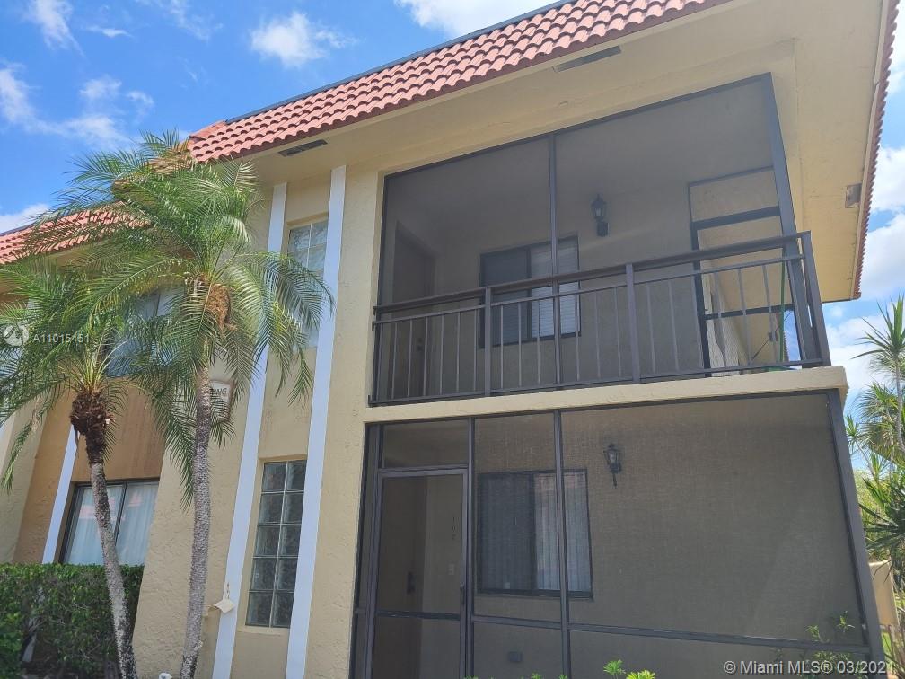 323 Lakeview Dr #202, Weston, FL 33326