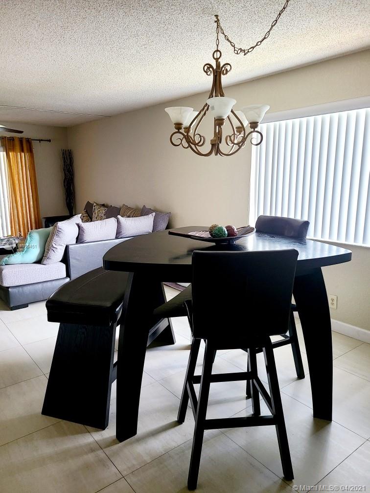 Weston, FL 33326,323 Lakeview Dr #202