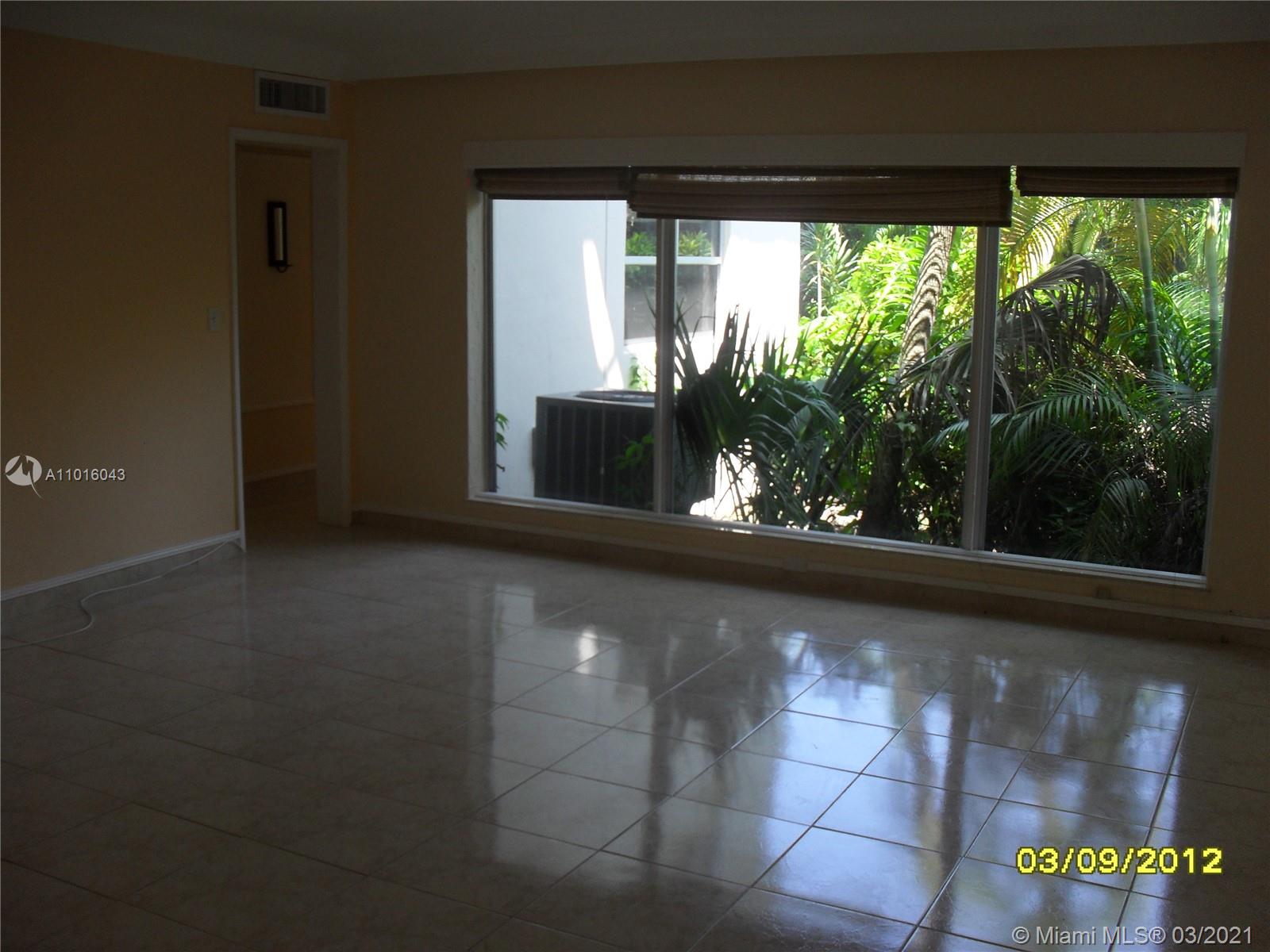 Bal Harbour, FL 33154,50 Park Dr #1