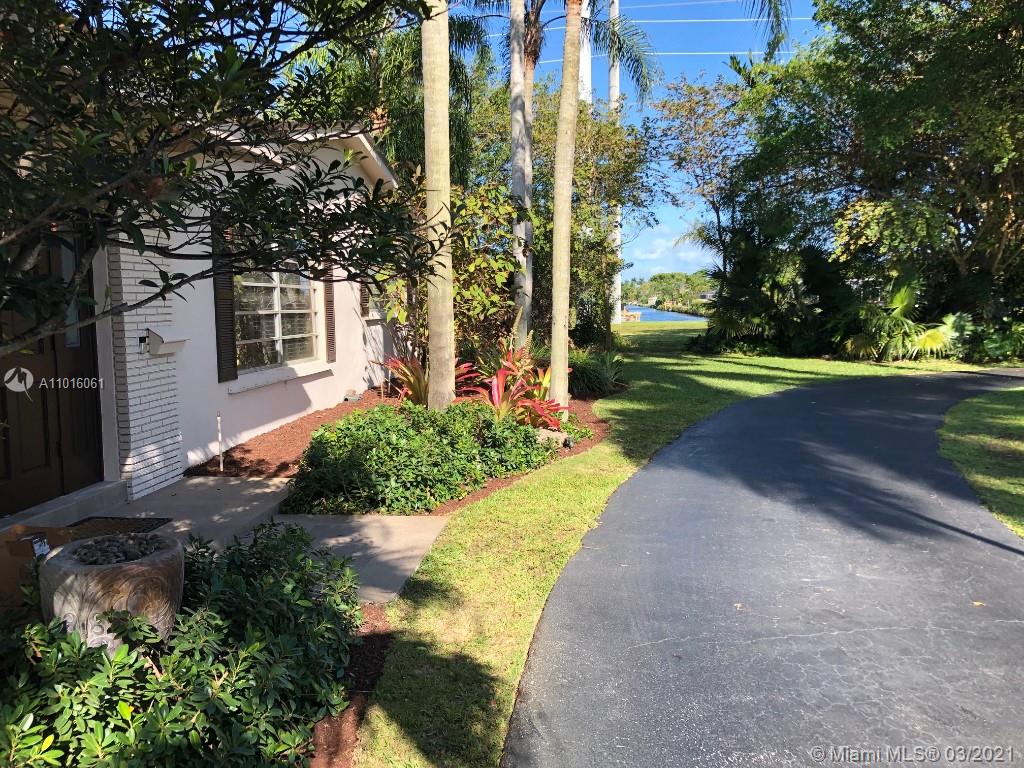 Palmetto Bay, FL 33158,7505 SW 142nd St