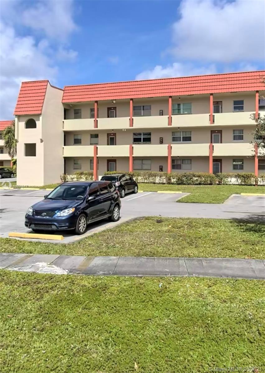 Sunrise, FL 33322,3001 E Sunrise Lakes Dr #307