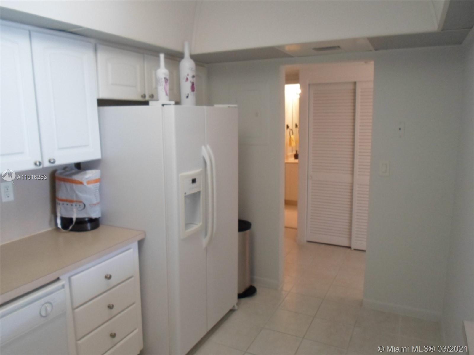 Sunny Isles Beach, FL 33160,19390 Collins Ave #1225