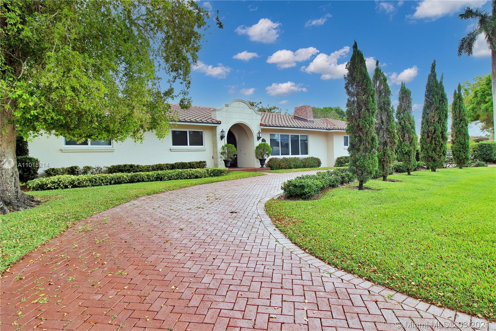 Plantation, FL 33317,720 W Tropical Way