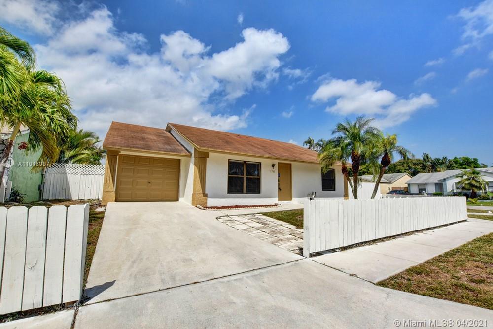 Lake Worth, FL 33463,5765 Aurora CT