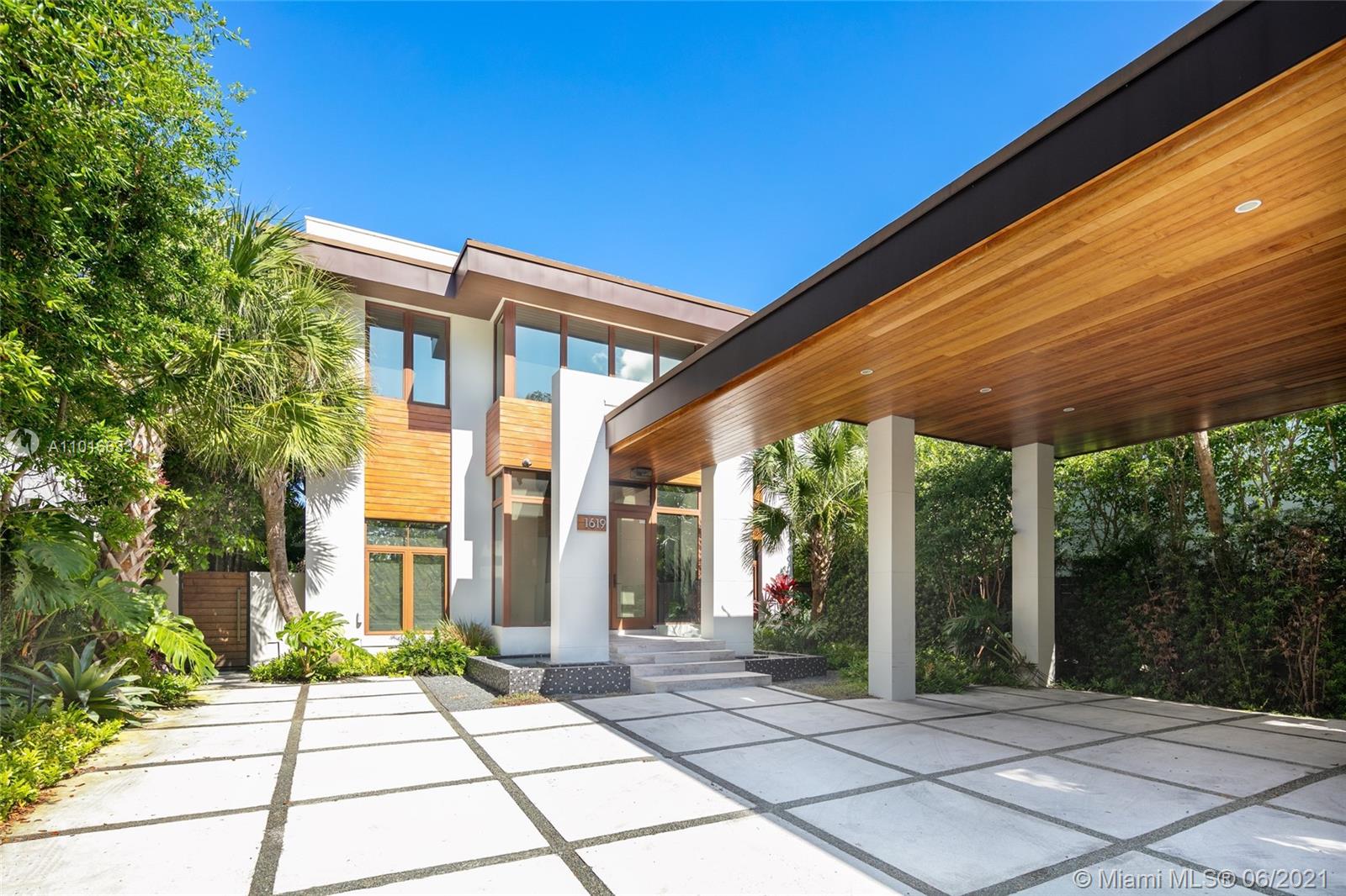 Photo 1 of 1619 Bayshore Dr in Miami - MLS A11016633