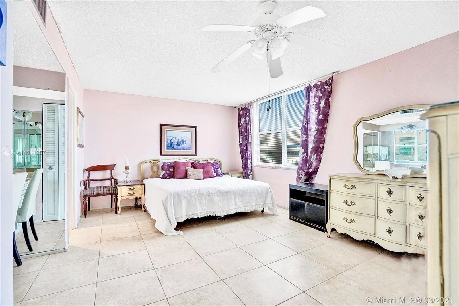 Bay Harbor Islands, FL 33154,9440 W Bay Harbor Dr #4A