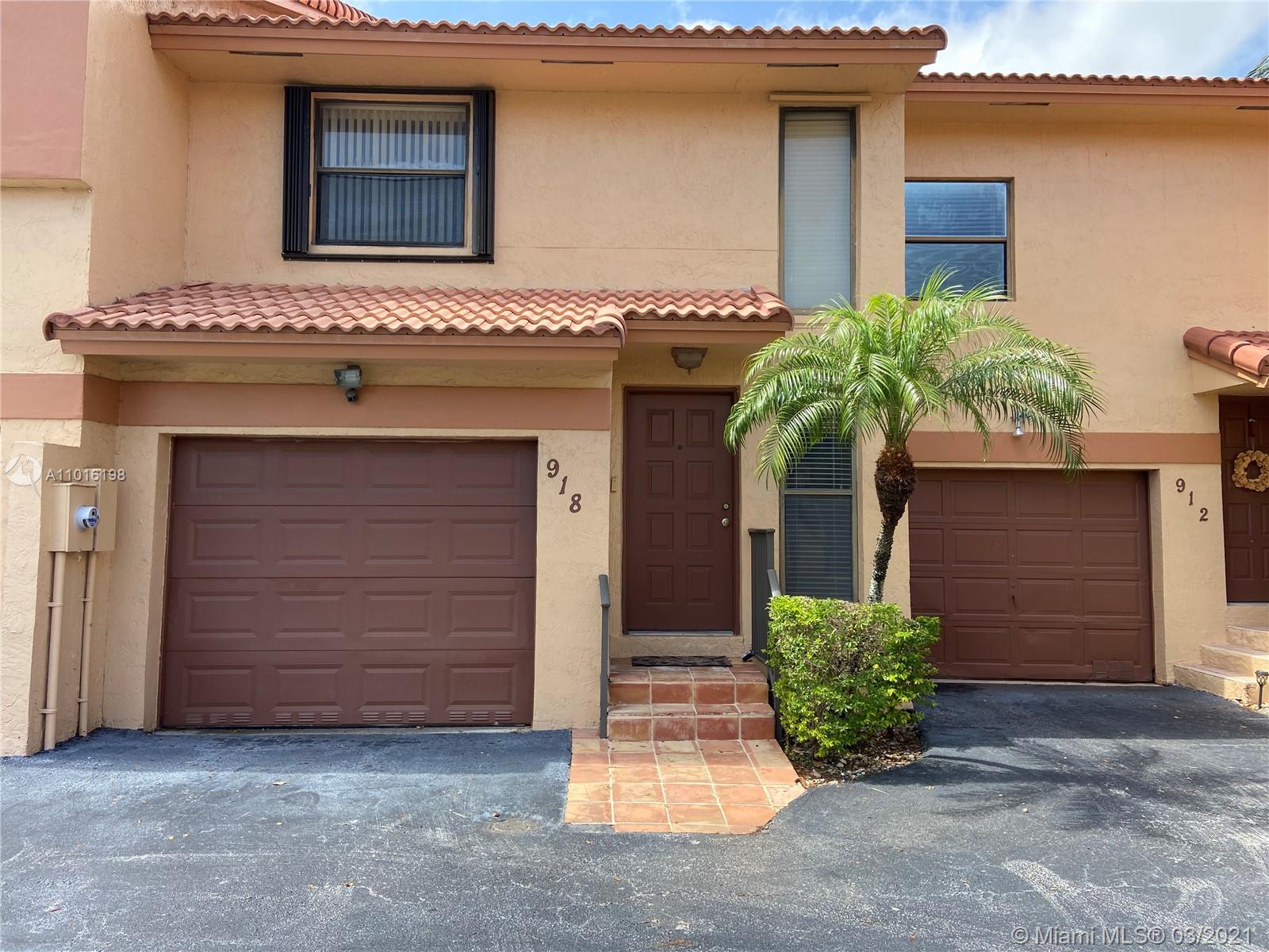 918 SW 113th Ter, Pembroke Pines, FL 33025