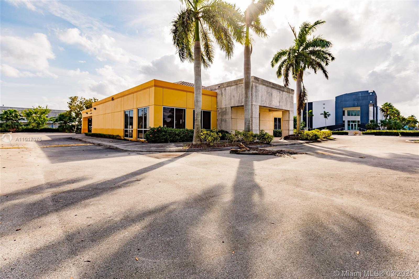 Doral, FL 33172,9770 NW 25th St