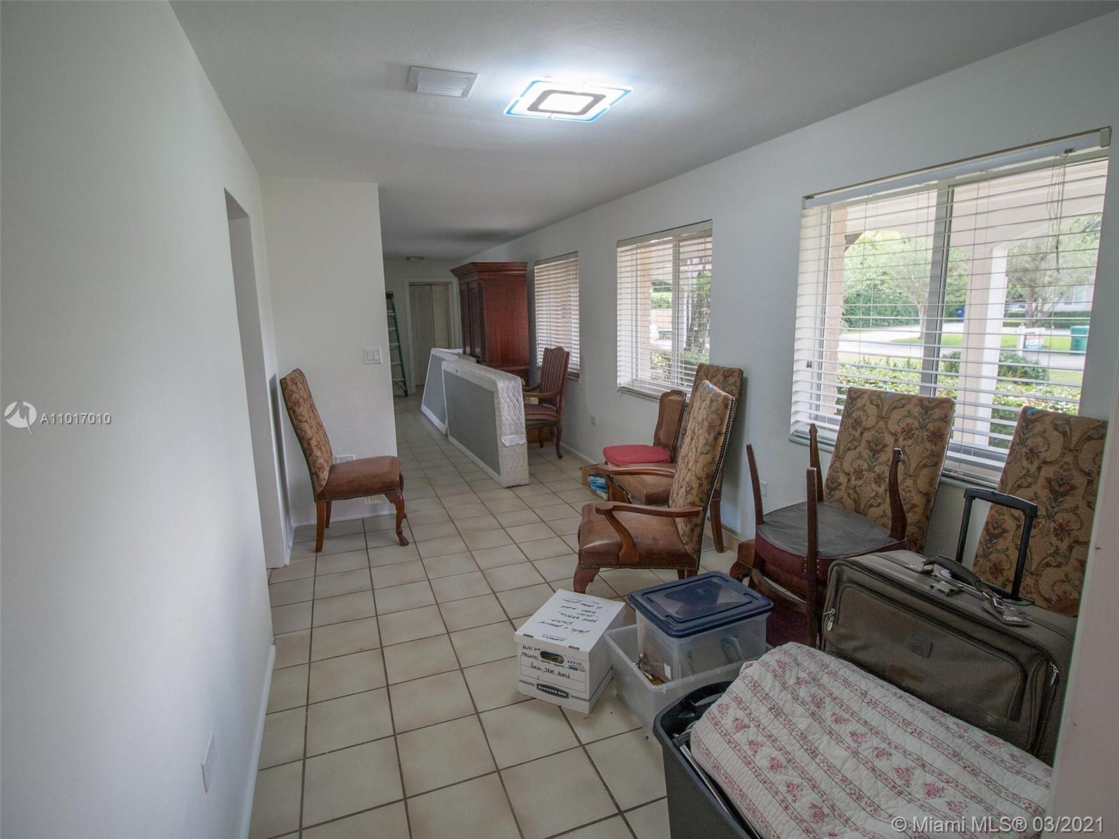 Pinecrest, FL 33156,9875 SW 69th Ct