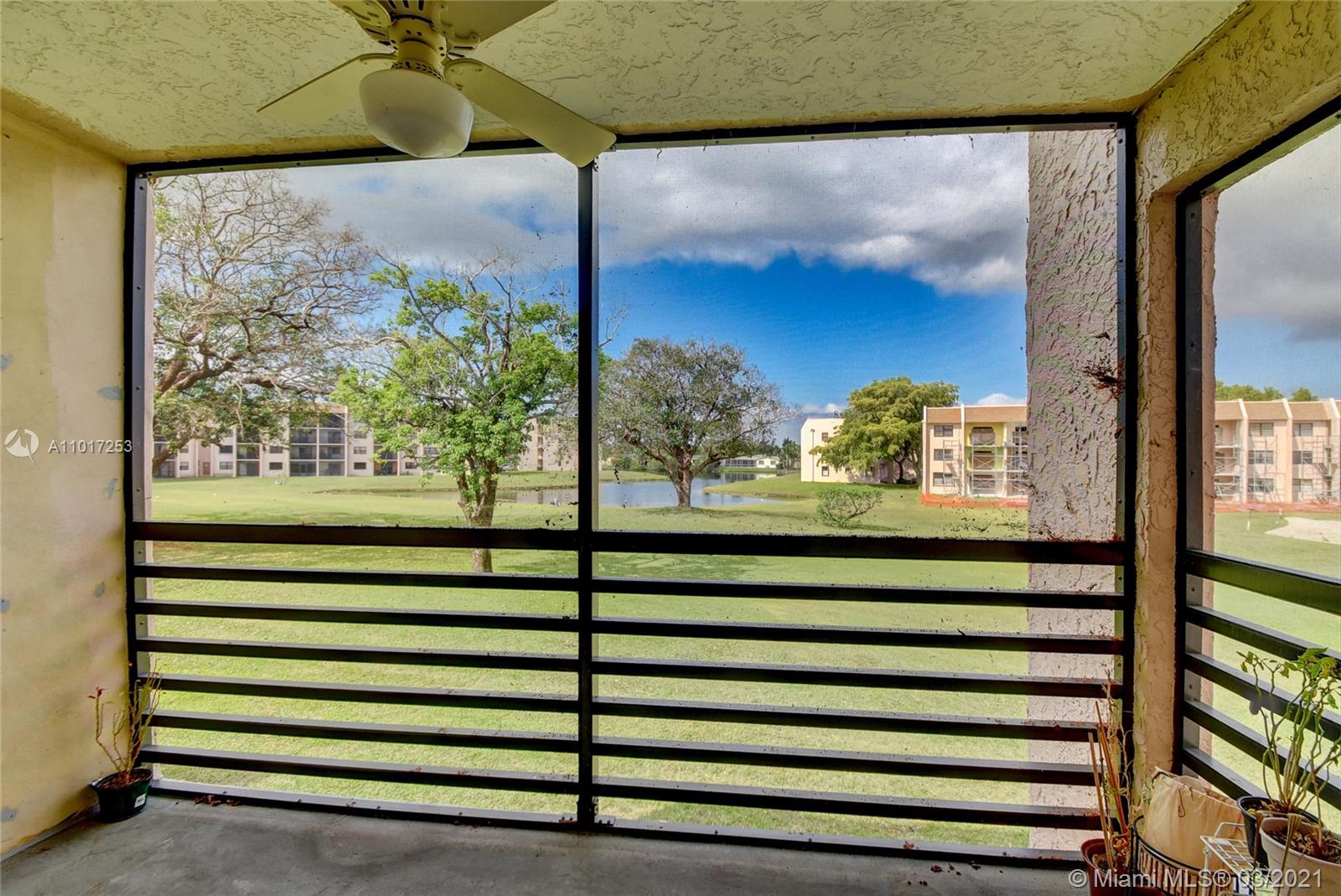 10402 Sunrise Lakes Blvd #212, Sunrise, FL 33322