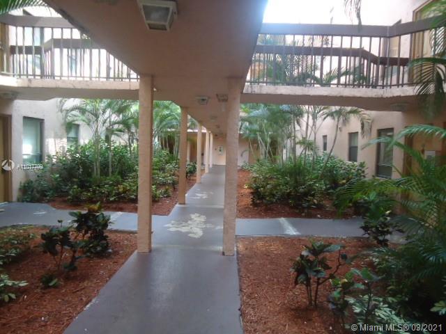 West Palm Beach, FL 33401,1880 N Congress Ave #405