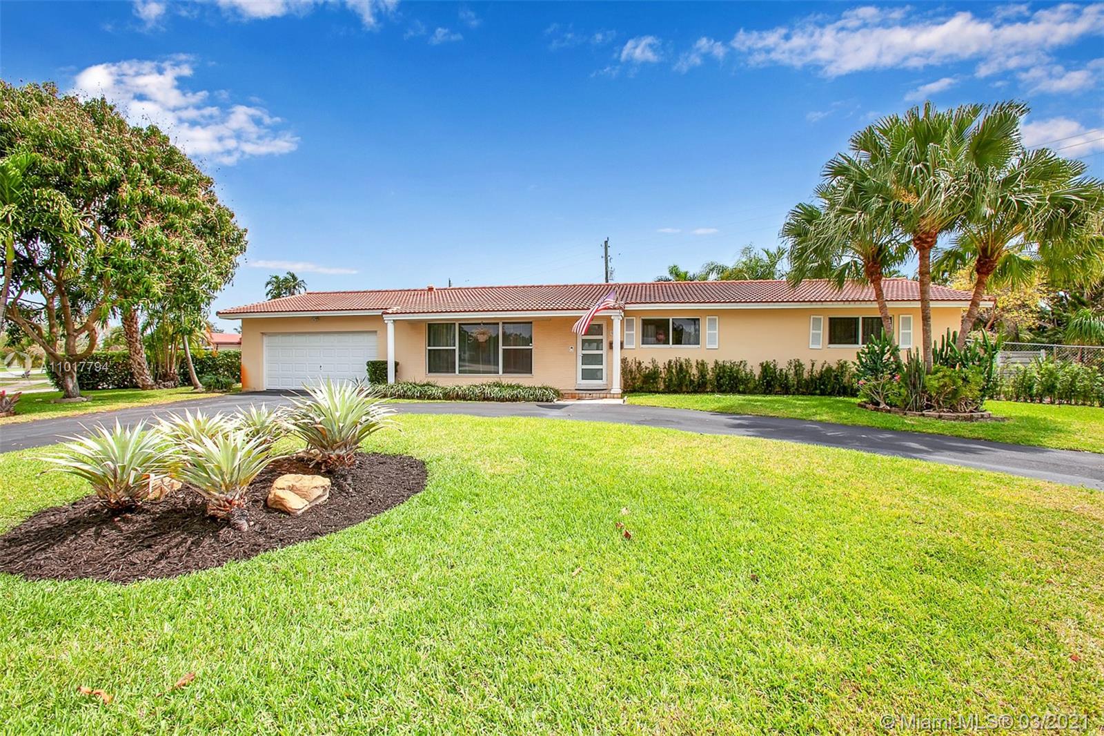 603 N Rainbow Dr, Hollywood, FL 33021