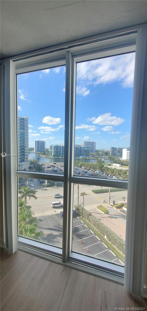 Hollywood, FL 33019,3801 S Ocean Dr #8W