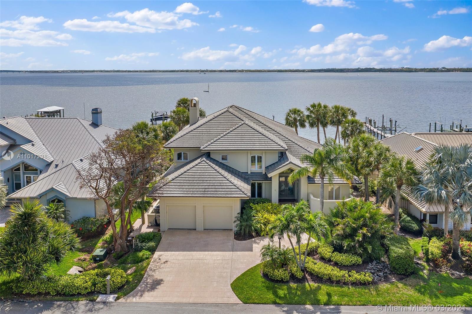 4210 NE Joes Point Rd, Stuart, FL 34996