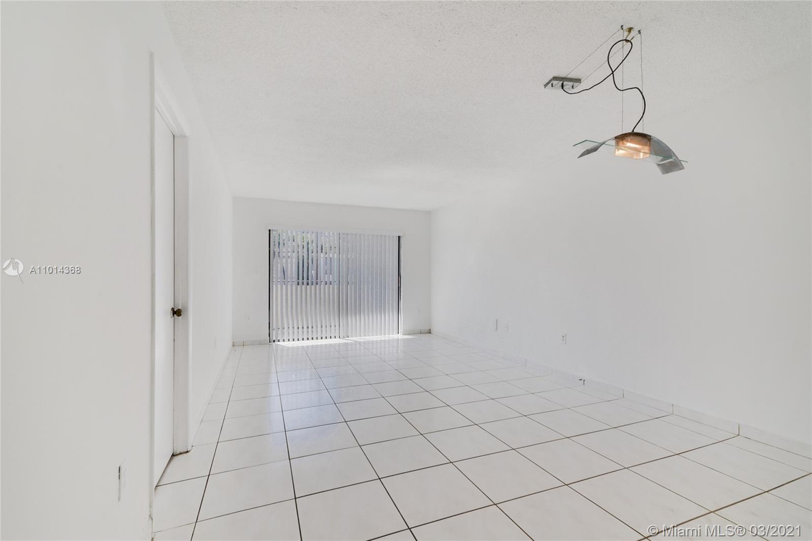 Miami Beach, FL 33141,7801 Abbott Ave #206