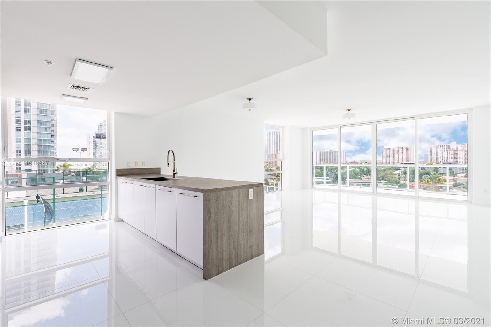 Sunny Isles Beach, FL 33160,400 Sunny Isles Blvd #722