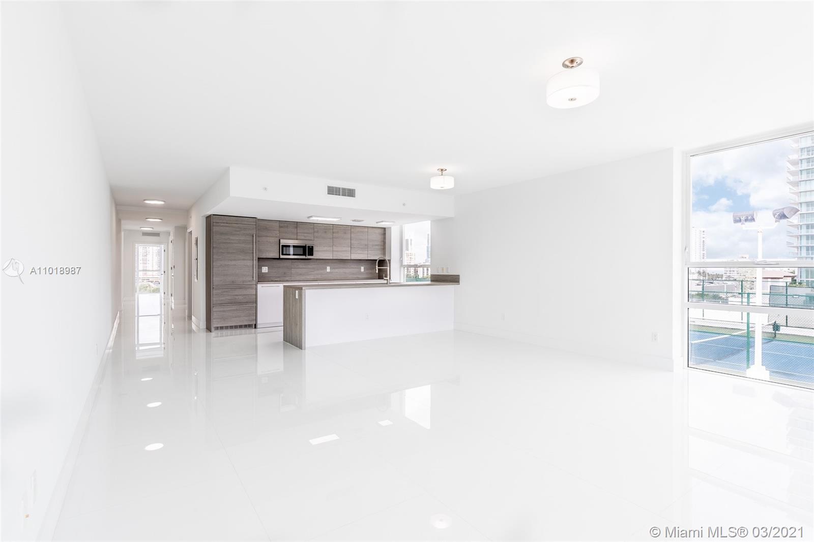 Sunny Isles Beach, FL 33160,400 Sunny Isles Blvd #722