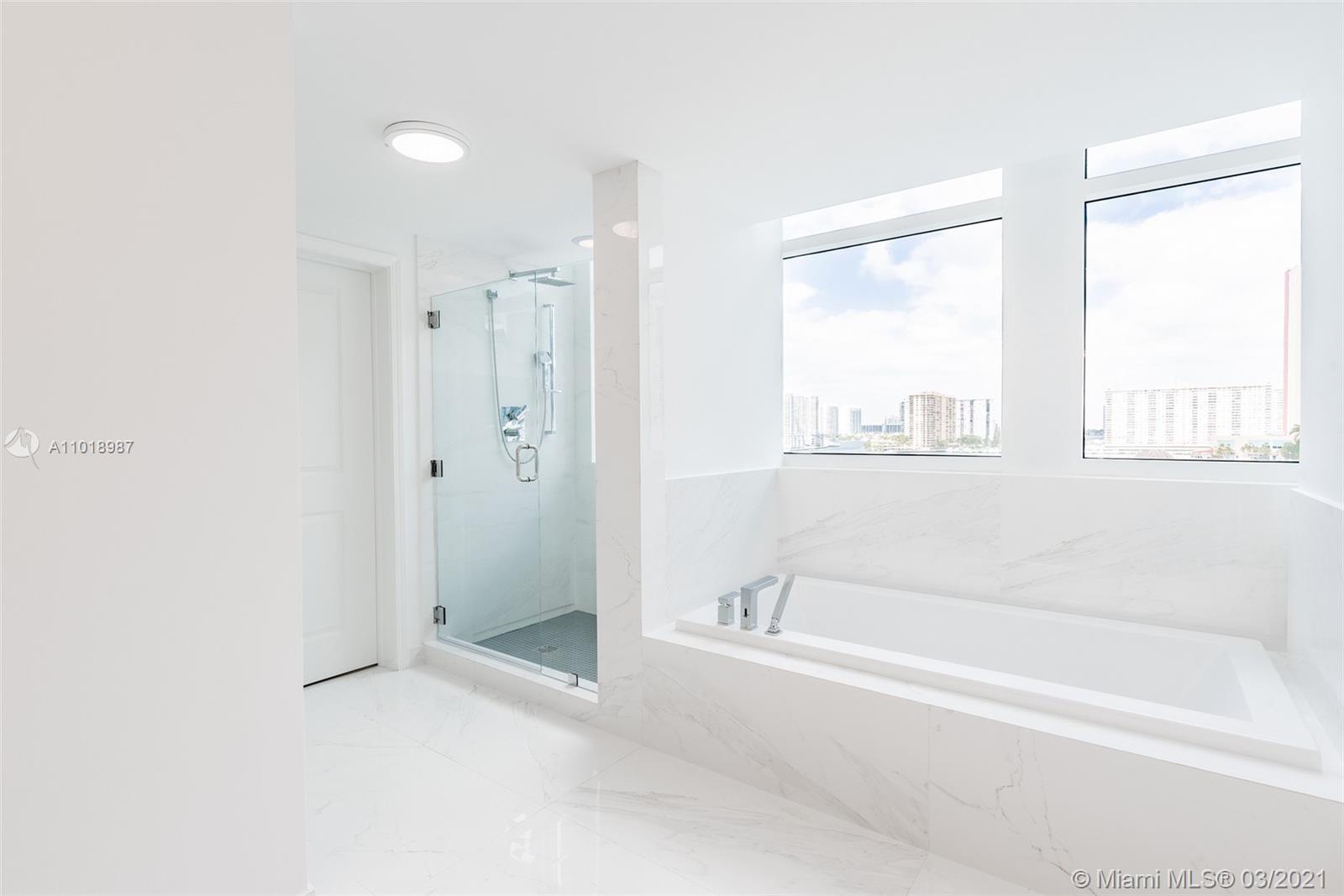 Sunny Isles Beach, FL 33160,400 Sunny Isles Blvd #722