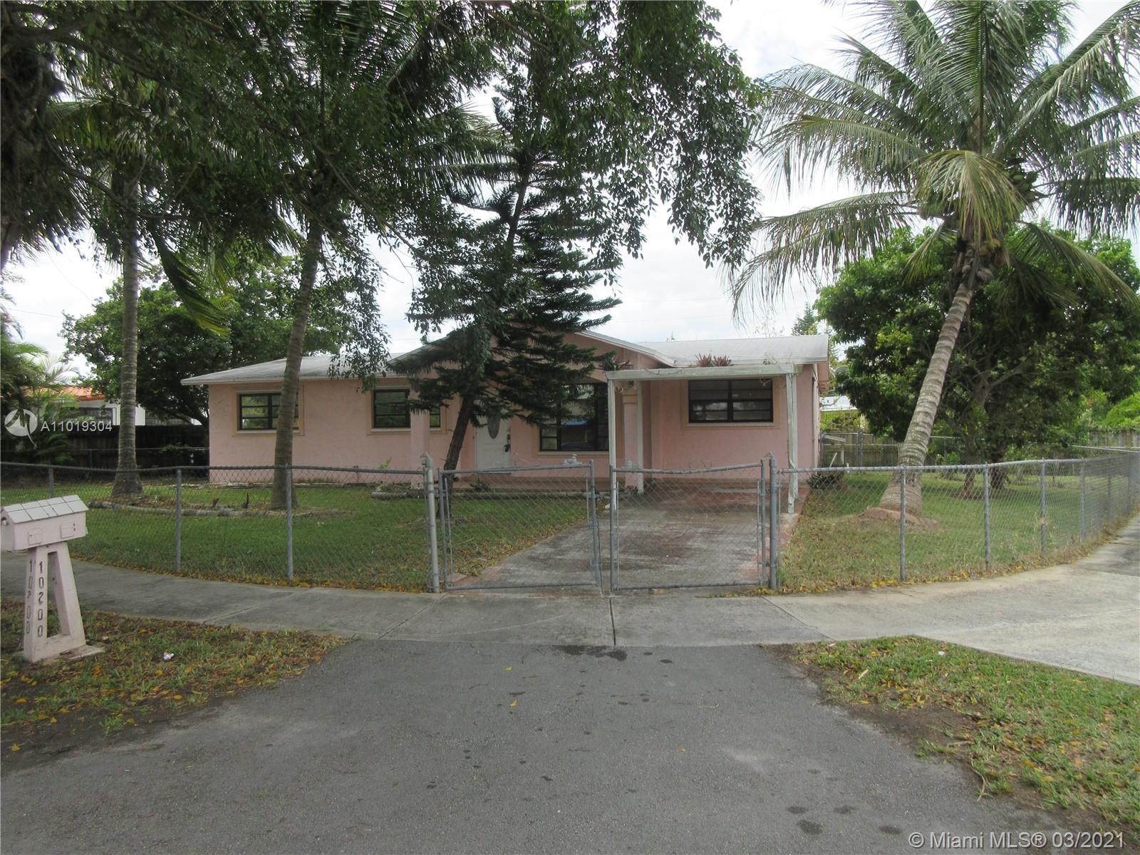 10200 SW 42nd Ter, Miami, FL 33165