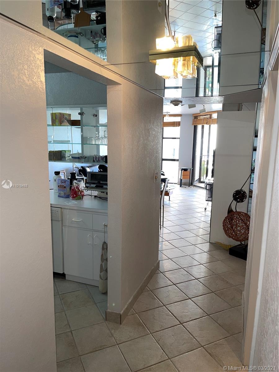 Miami, FL 33129,1925 Brickell Ave #704