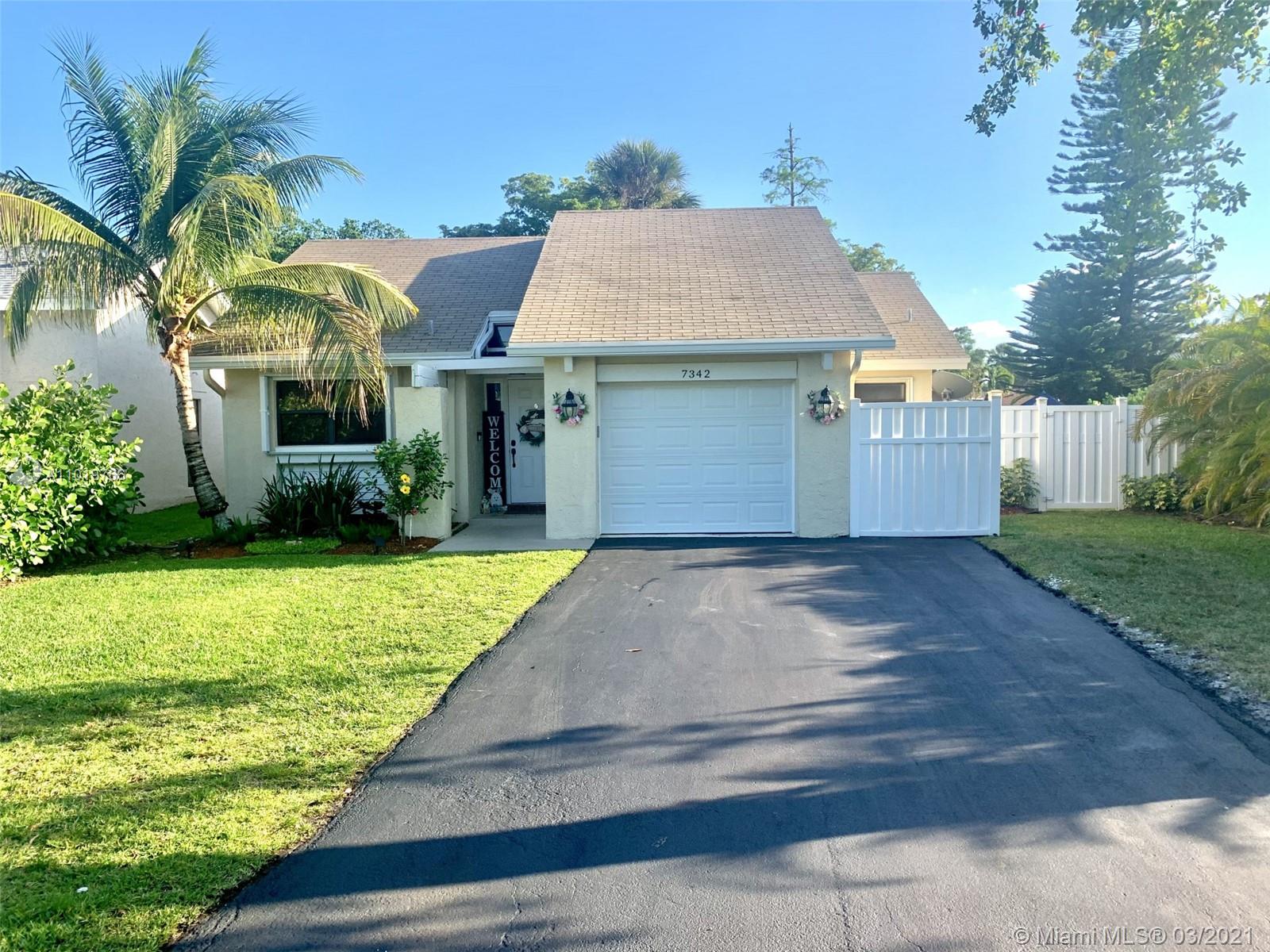 7342 NW 38th Pl, Coral Springs, FL 33065