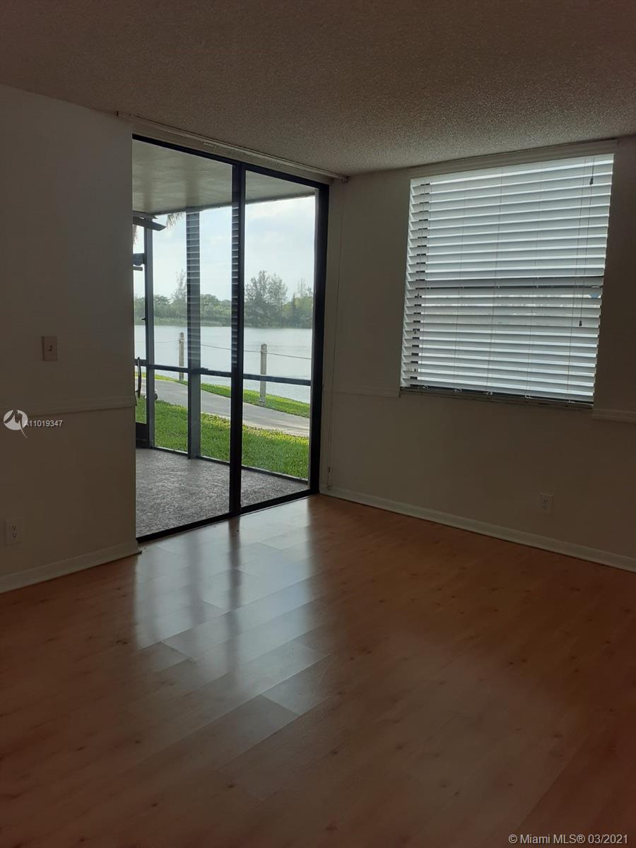 118 Lake Emerald Dr #109, Oakland Park, FL 33309