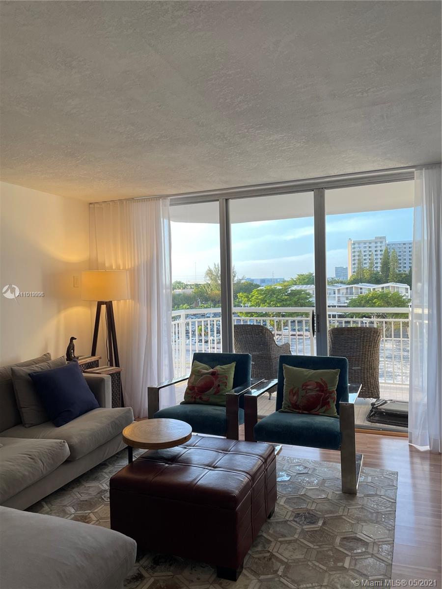 Aventura, FL 33160,18021 Biscayne Blvd #502