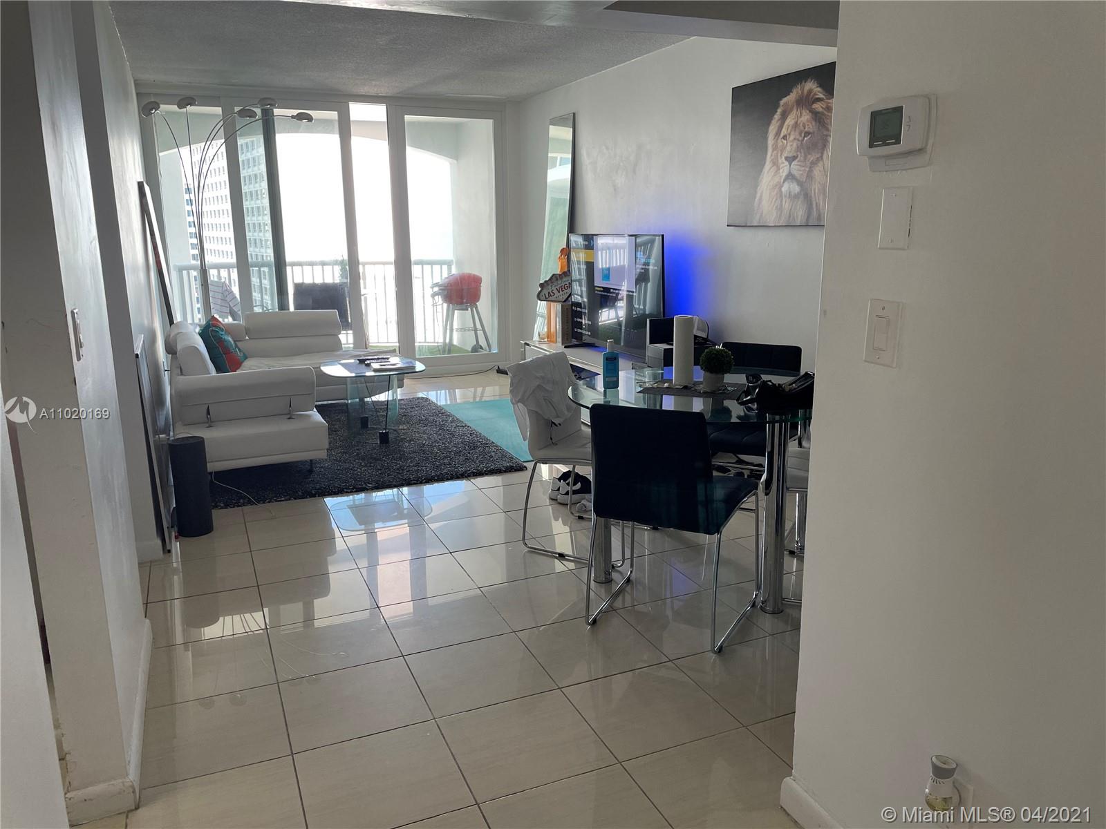 Miami Beach, FL 33140,5401 Collins Ave #1015