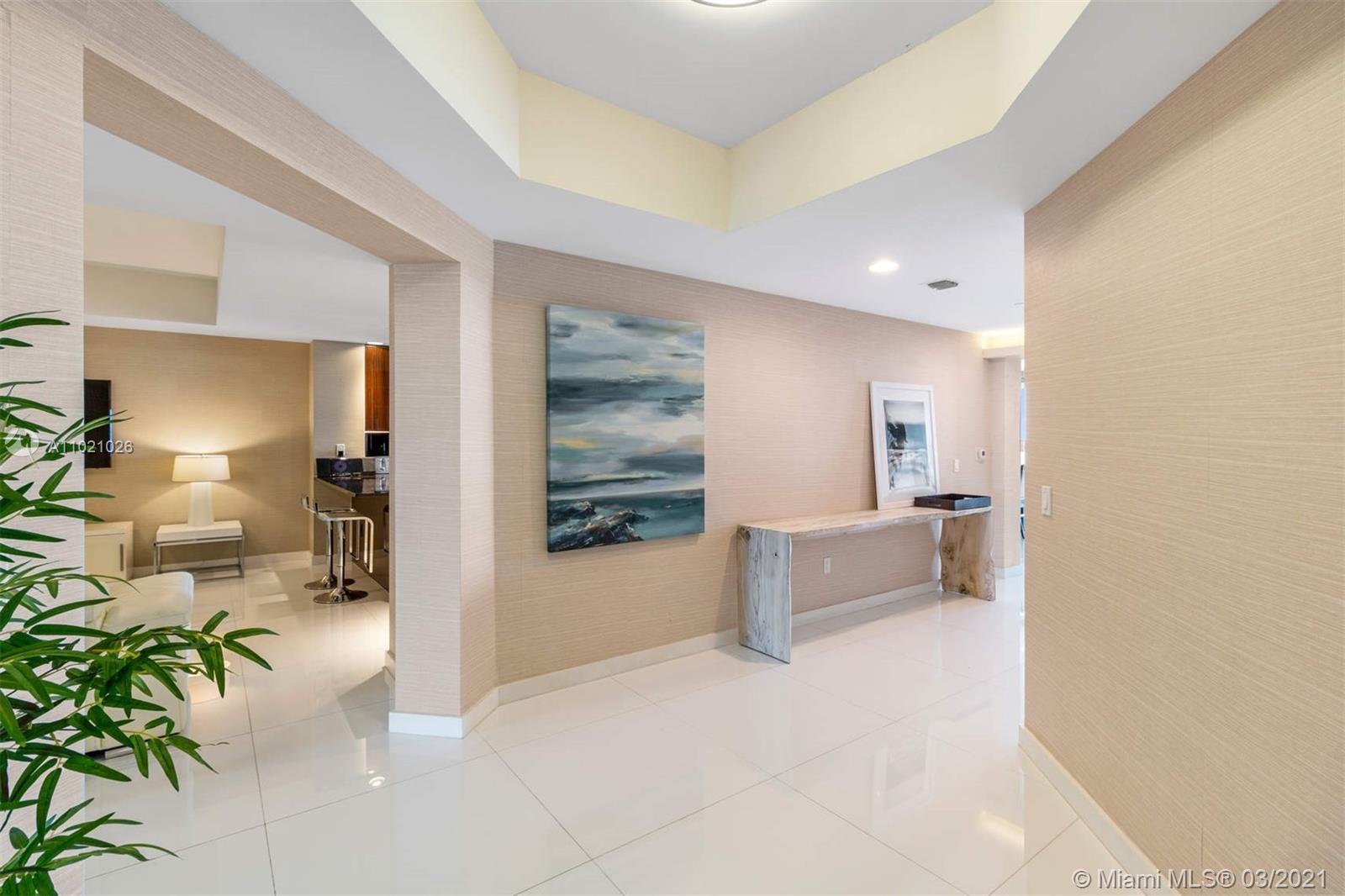 Hollywood, FL 33019,2711 S Ocean Dr #1004