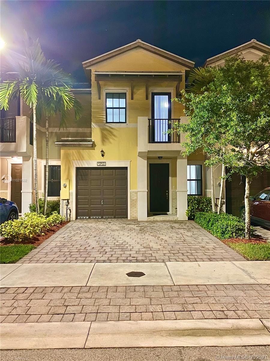 5950 NW 104th Ct, Doral, FL 33178