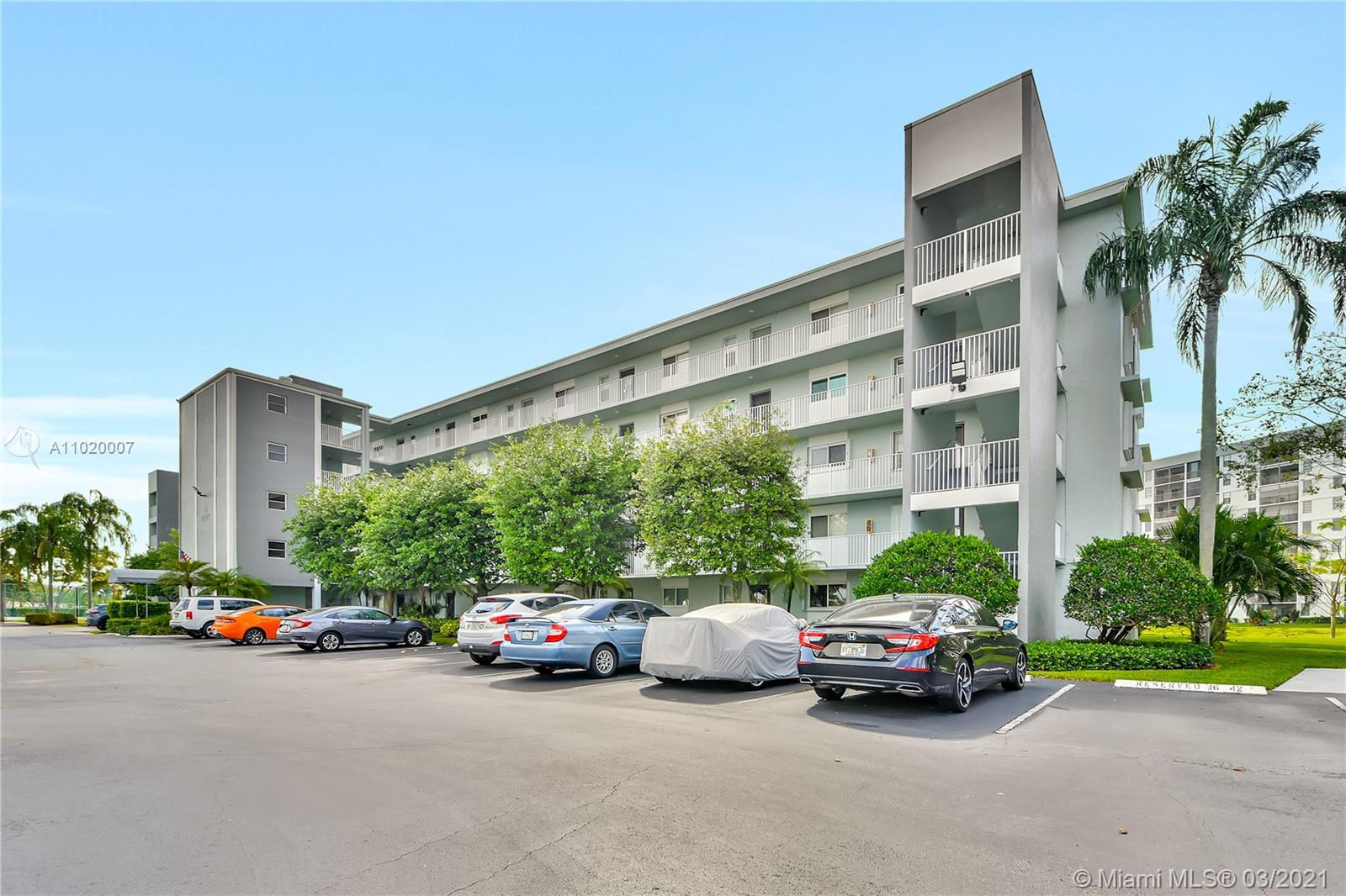 2222 N Cypress Bend Dr #205, Pompano Beach, FL 33069