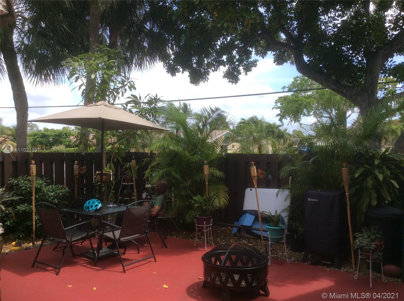 Coral Springs, FL 33065,2484 NW 99th Ave #2484