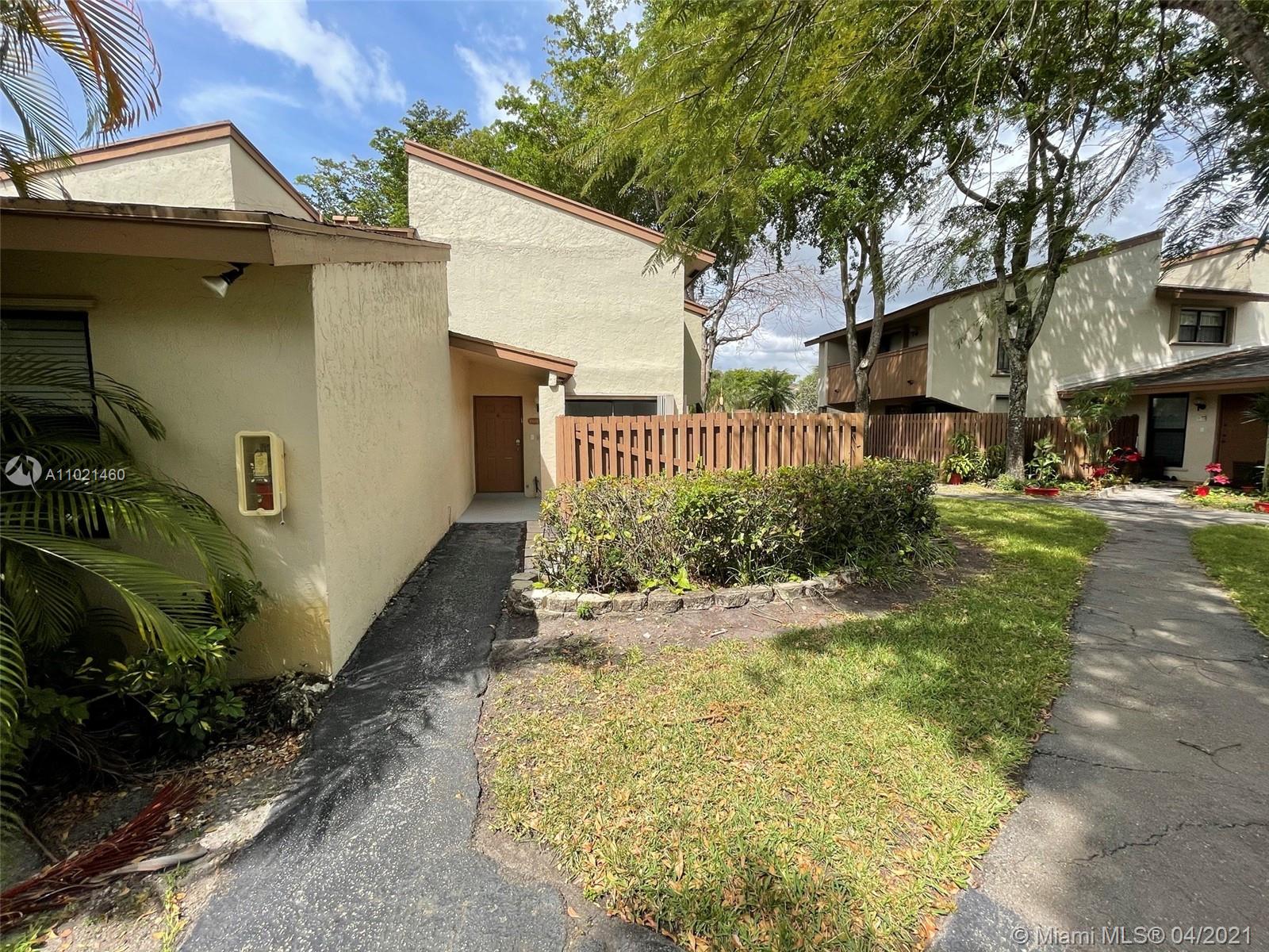 10609 SW 113 Pl #Unit Y, Unincorporated Dade County, FL 33176