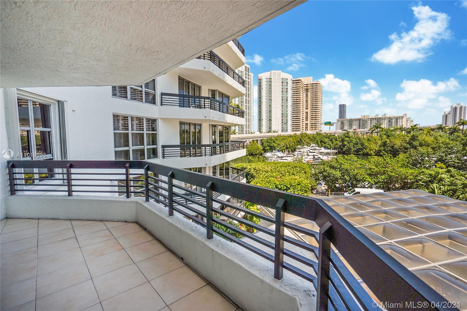 Aventura, FL 33180,3500 Mystic Pointe Dr #407