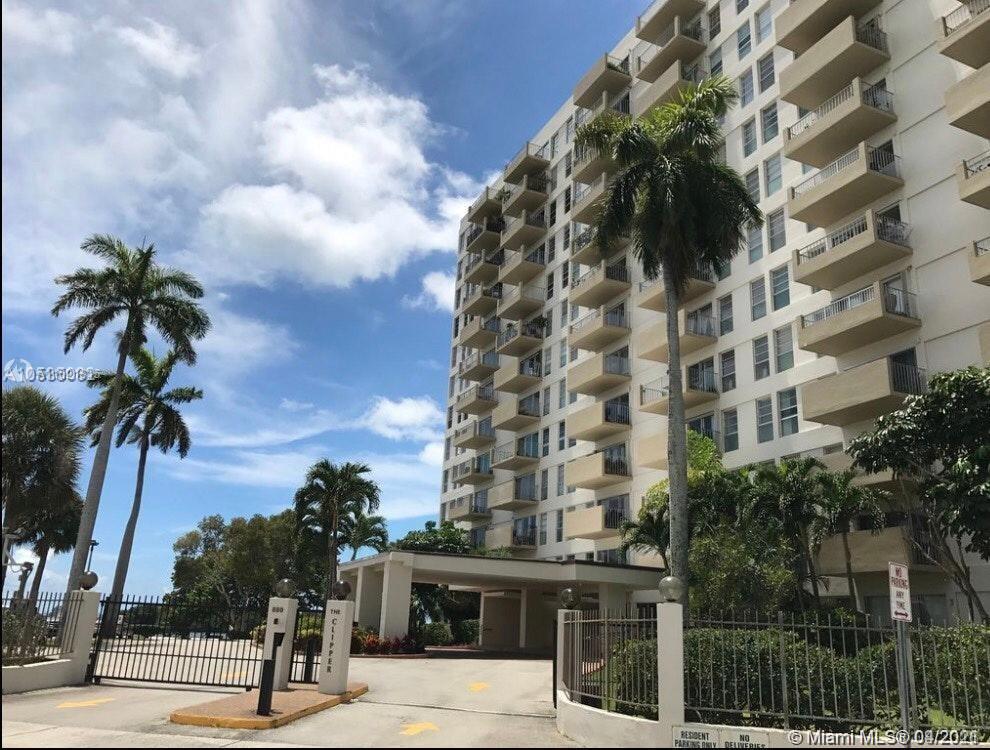 880 NE 69 #4J, Miami, FL 33138