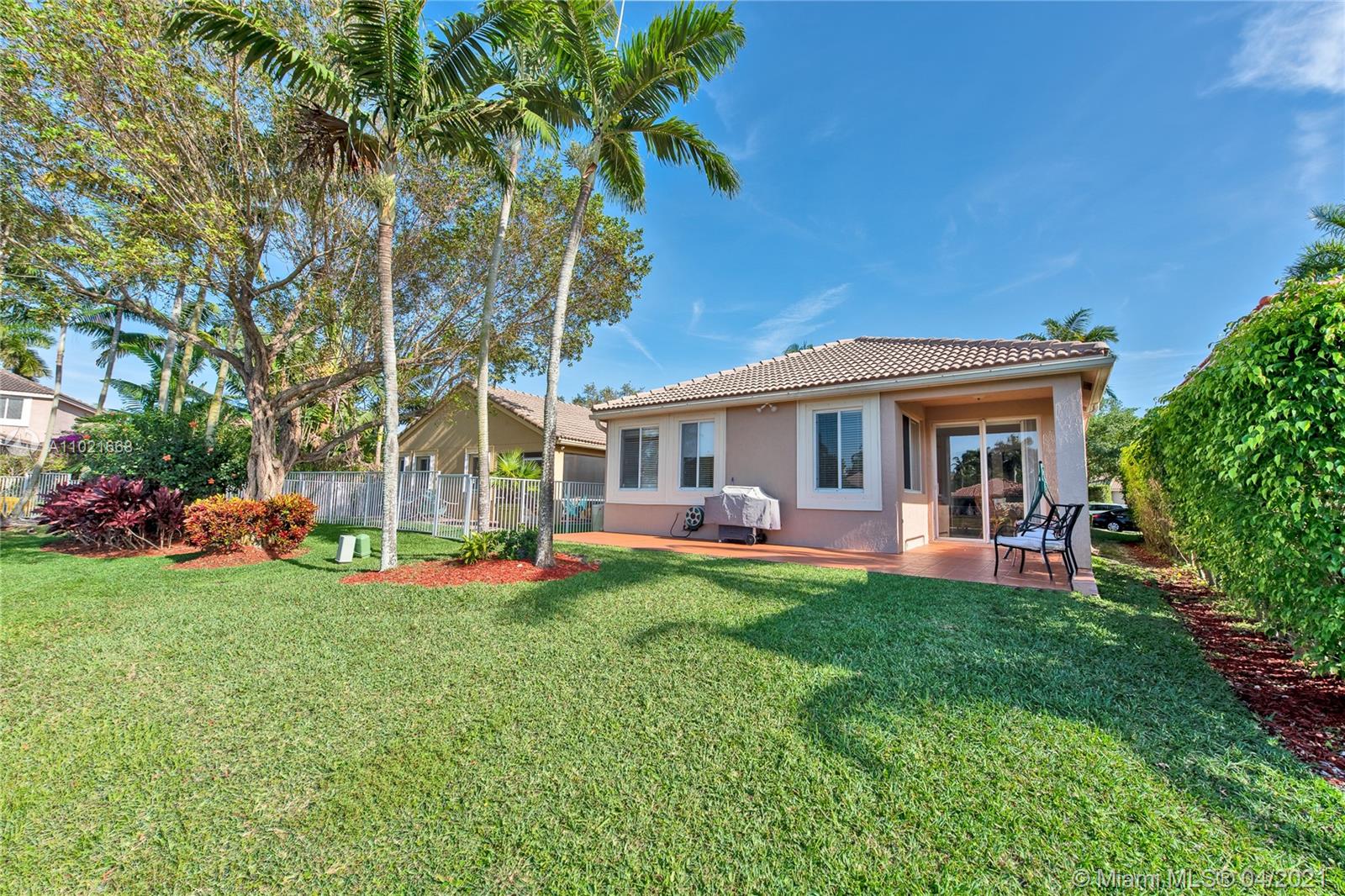 Weston, FL 33327,238 Conservation Dr