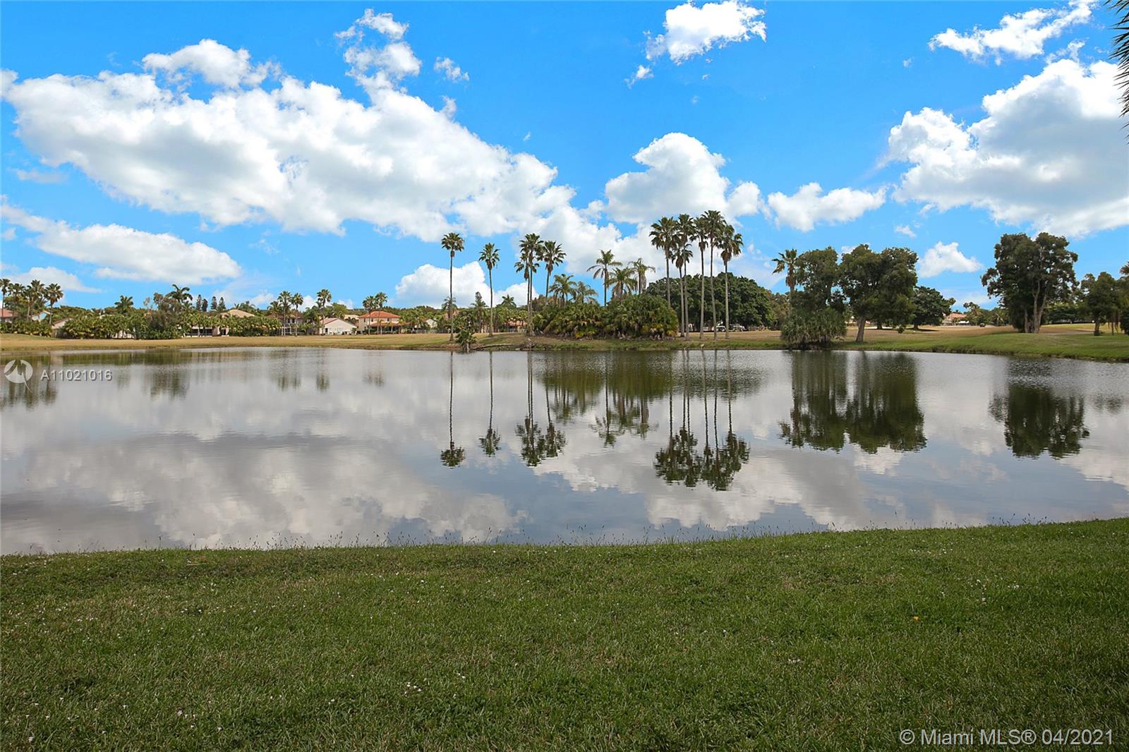 Weston, FL 33326,16401 Golf Club Rd #311